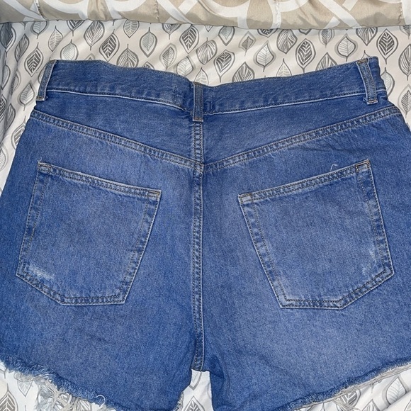Forever 21 Blue Denim Button Fly Shorts Women’s Size 29 Raw Hem distressing - Picture 4 of 5
